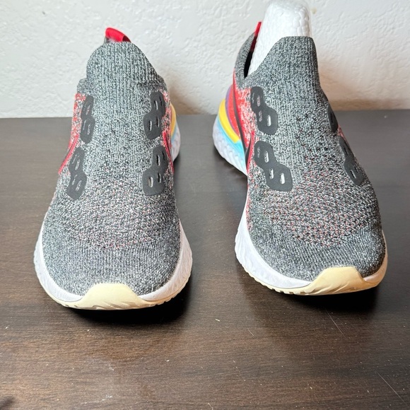 Nike Epic React Flyknit 2 Running Shoe Gray, Red - Picture 2 of 7